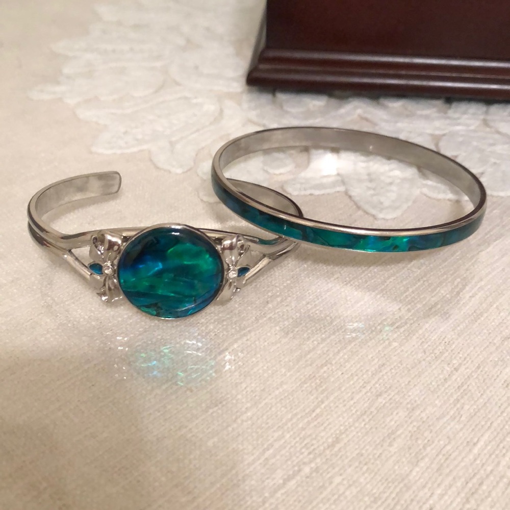 Set of two bracelets